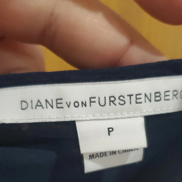 Diane Von Furstenberg Blue Ruffled Cap Sleeve Blouse - Picture 2 of 10